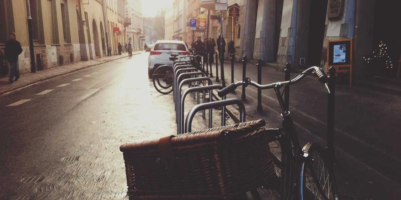 从艺术展览到系统收藏：在艺博会与双年展中构建中国艺术收藏体系