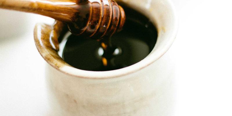 艺术展览新焦点：鸿星阁解析女性艺术家字画的市场价值重估与学术体系构建